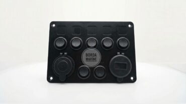 7’Lİ KONTROL PANELİ ŞARJ & VOLTMETRE SOKETLİ